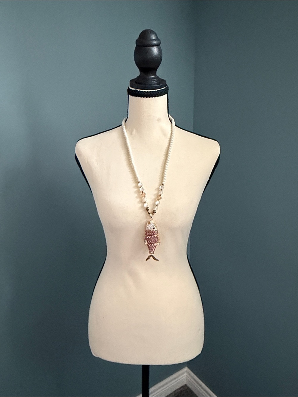 kate spade Pearl Necklace with Pink Fish Charm